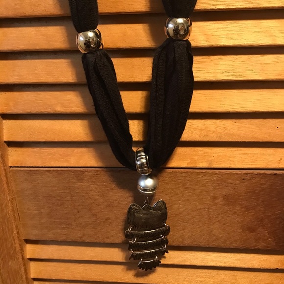 Black Jewel Scarf - Picture 7 of 8